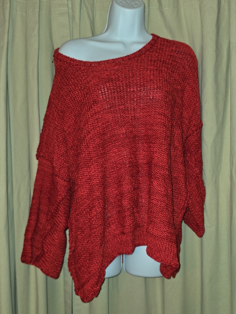 easel Oversized Chunky Knit Sweater in Red